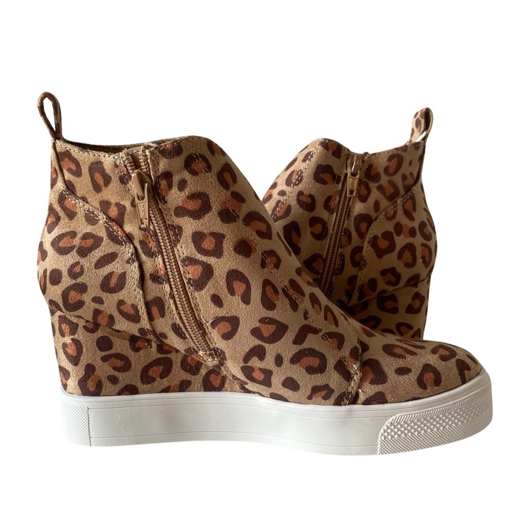 Serra Womens Brown Leopard Print Wedge Sneakers Size 7-9 Comfort Fashion Shoes